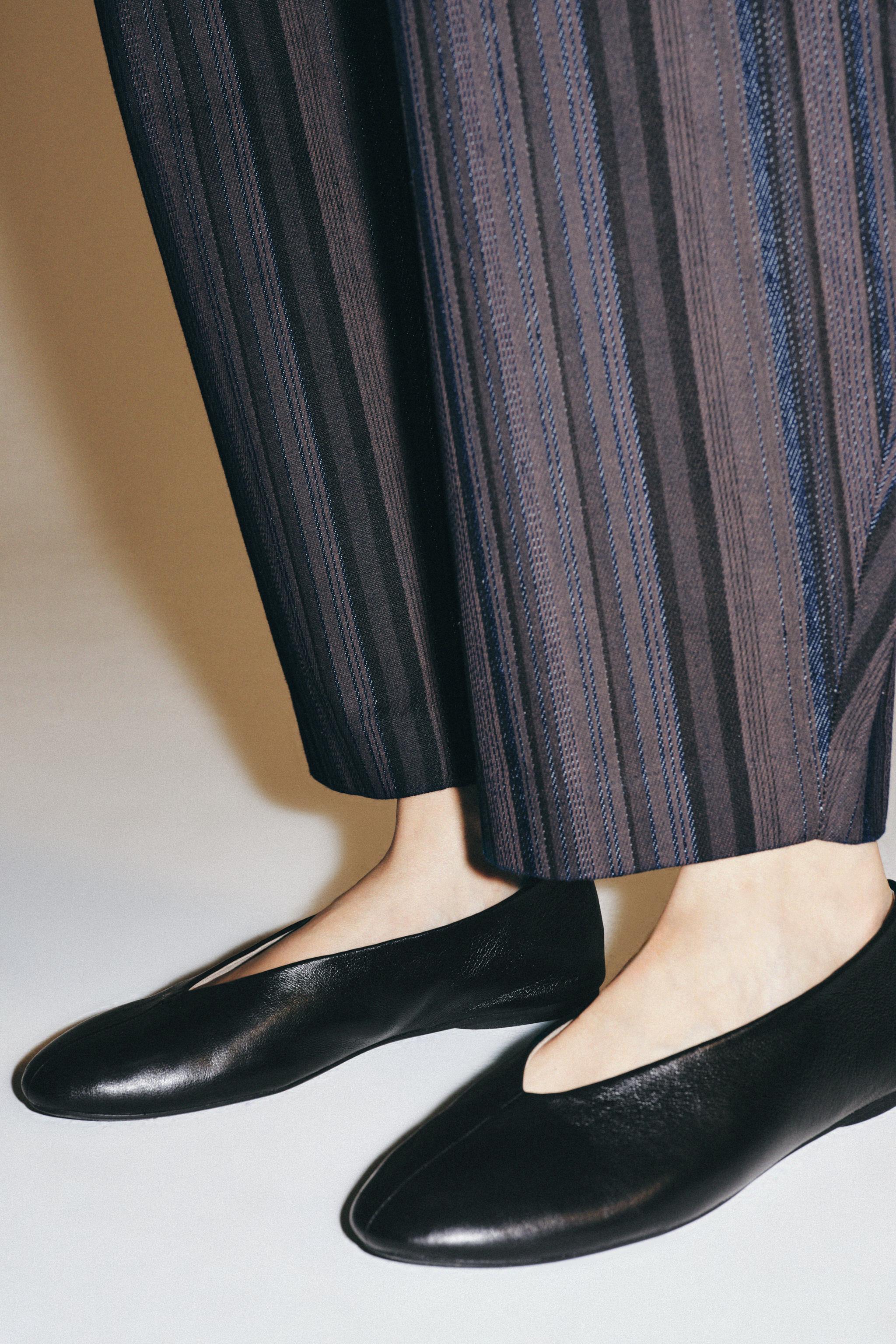 FLAT LEATHER BALLET FLATS